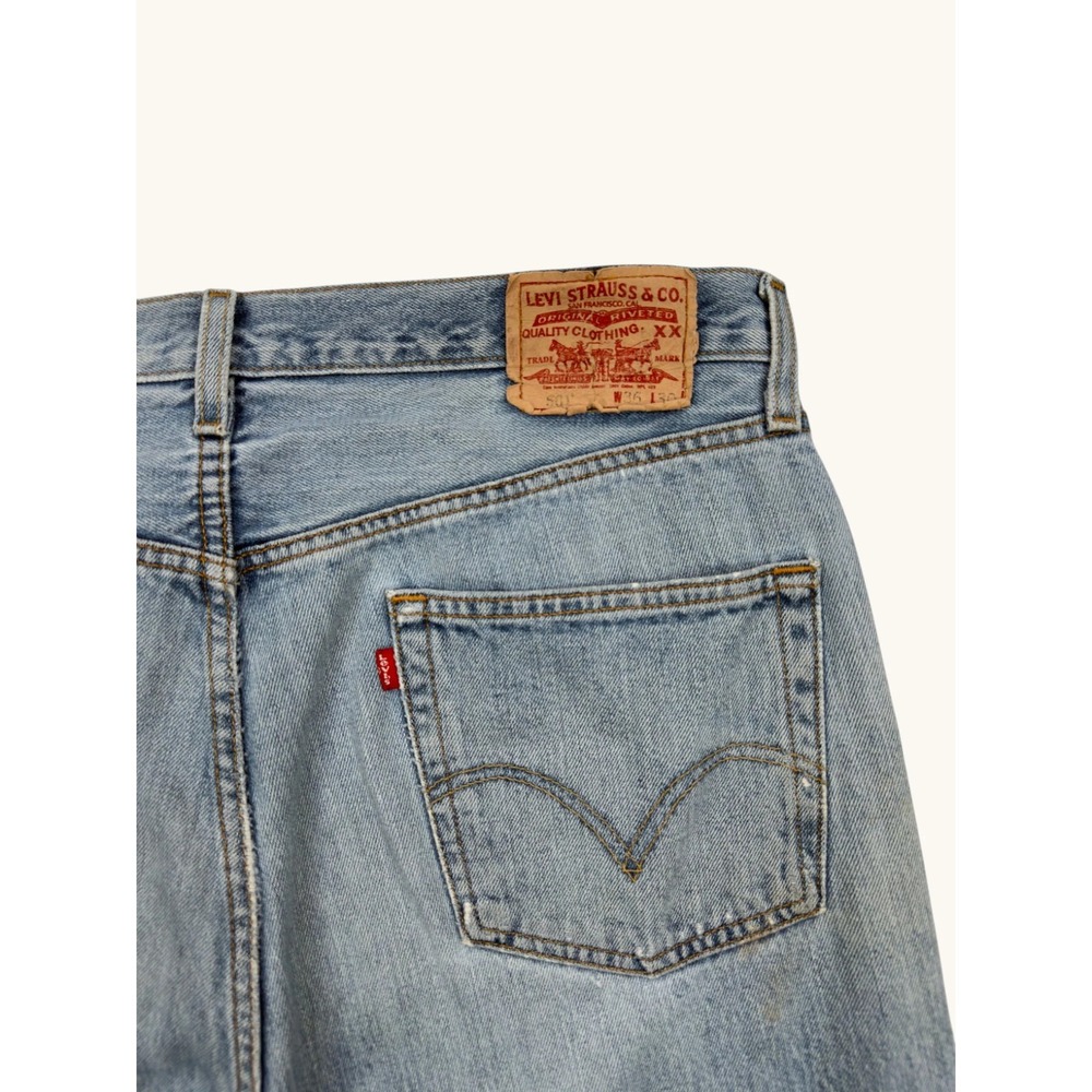 Levis 501 Original Fit Jeans Mens 36x30 Light Wash Denim Button Fly Straight